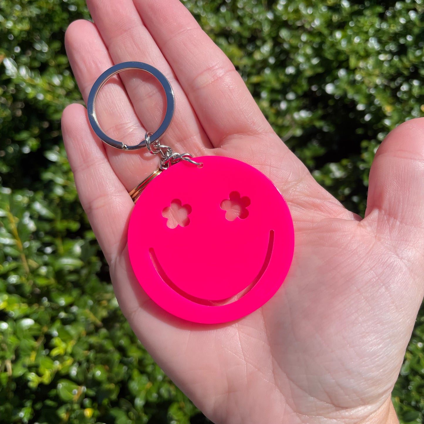 Hot Pink Smiley Flower Retro Keychain